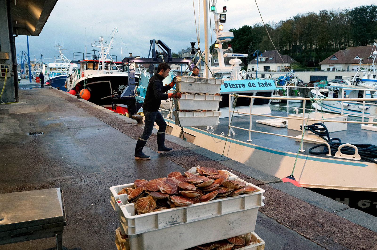 La ministre de la Mer, Annick Girardin, à Port-en-Bessin (Calvados)