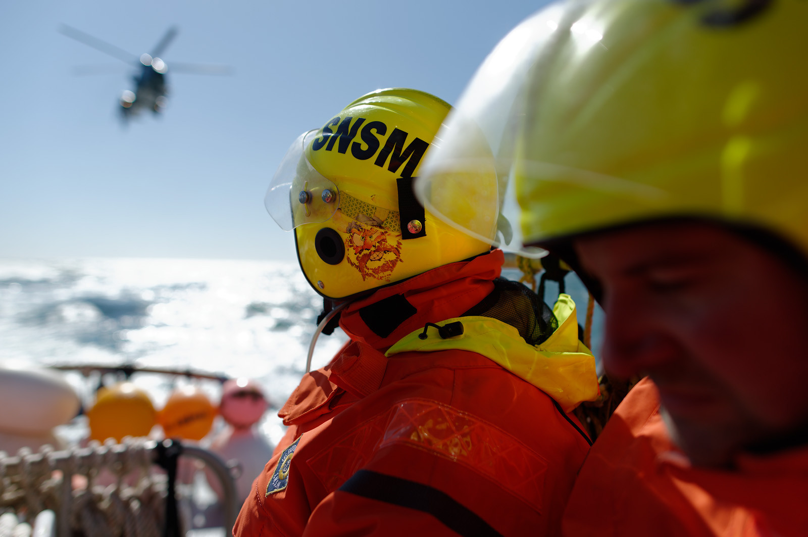 La station est idéalement située à la pointe du nord Cotentin sur la commune d'Auderville.Située aux abords du Raz Blanchard , à 10 miles nautique d'Aurigny et des Iles Anglo-Normandes, le rayon d'action de la station est vaste et se situe de la pointe de Flamanville coté ouest jusqu'au cap Lévy dans l'est.L'abri a une architecture unique en France et sa spécificité réside sur le fait que l'ensemble canot chariot (soit presque 30 tonnes au total ) pivote sur un axe d'une cale à l'autre afin d'être opérationnel  24 heures sur 24 et 365 jours par an quelque soit la marée et les conditions météorologiques.