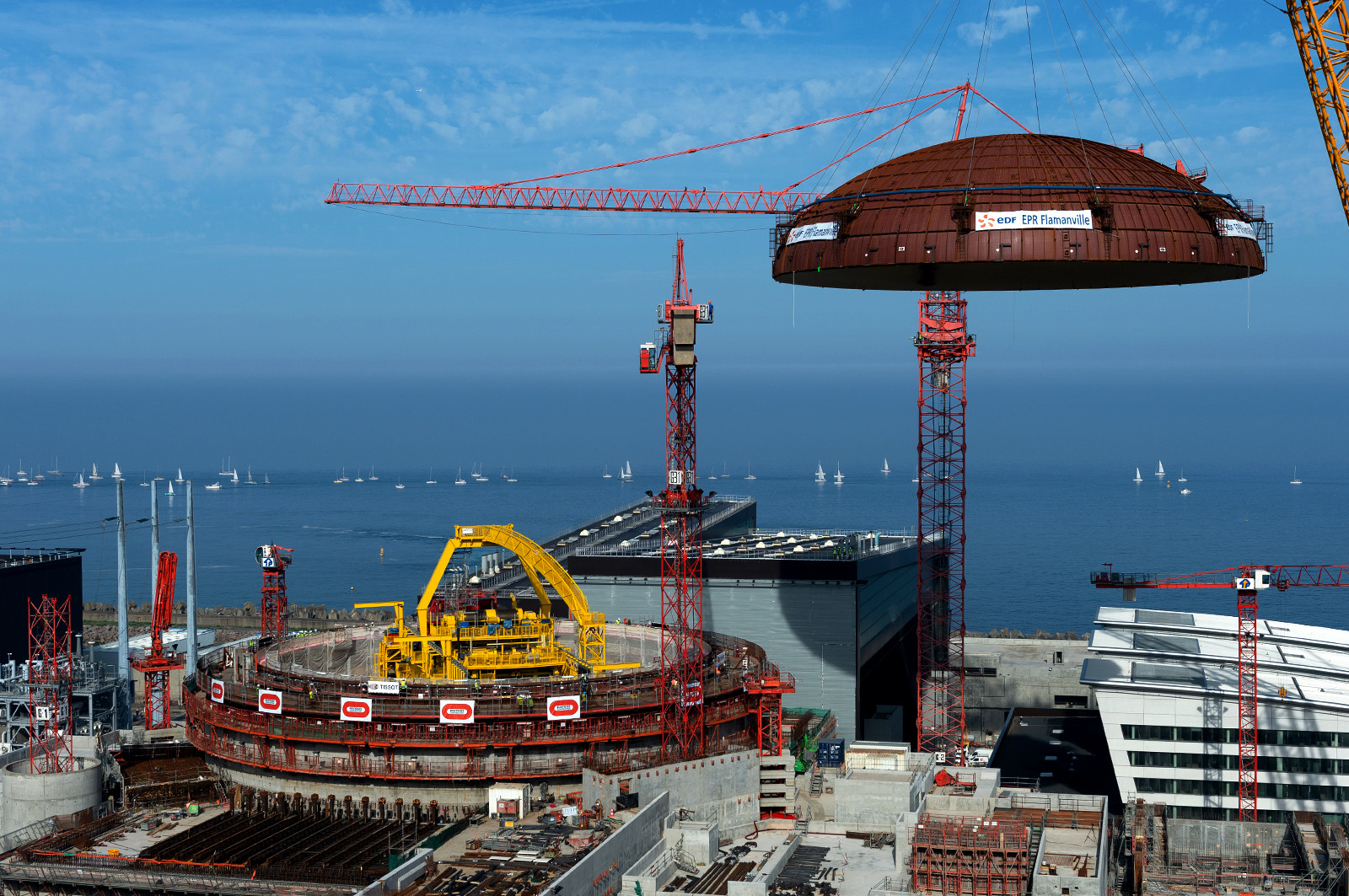 Reportages sur le site nucléaire EPR à Flamanville (Cotentin).