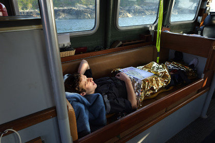 La station est idéalement située à la pointe du nord Cotentin sur la commune d'Auderville.Située aux abords du Raz Blanchard , à 10 miles nautique d'Aurigny et des Iles Anglo-Normandes, le rayon d'action de la station est vaste et se situe de la pointe de Flamanville coté ouest jusqu'au cap Lévy dans l'est.L'abri a une architecture unique en France et sa spécificité réside sur le fait que l'ensemble canot chariot (soit presque 30 tonnes au total ) pivote sur un axe d'une cale à l'autre afin d'être opérationnel  24 heures sur 24 et 365 jours par an quelque soit la marée et les conditions météorologiques.