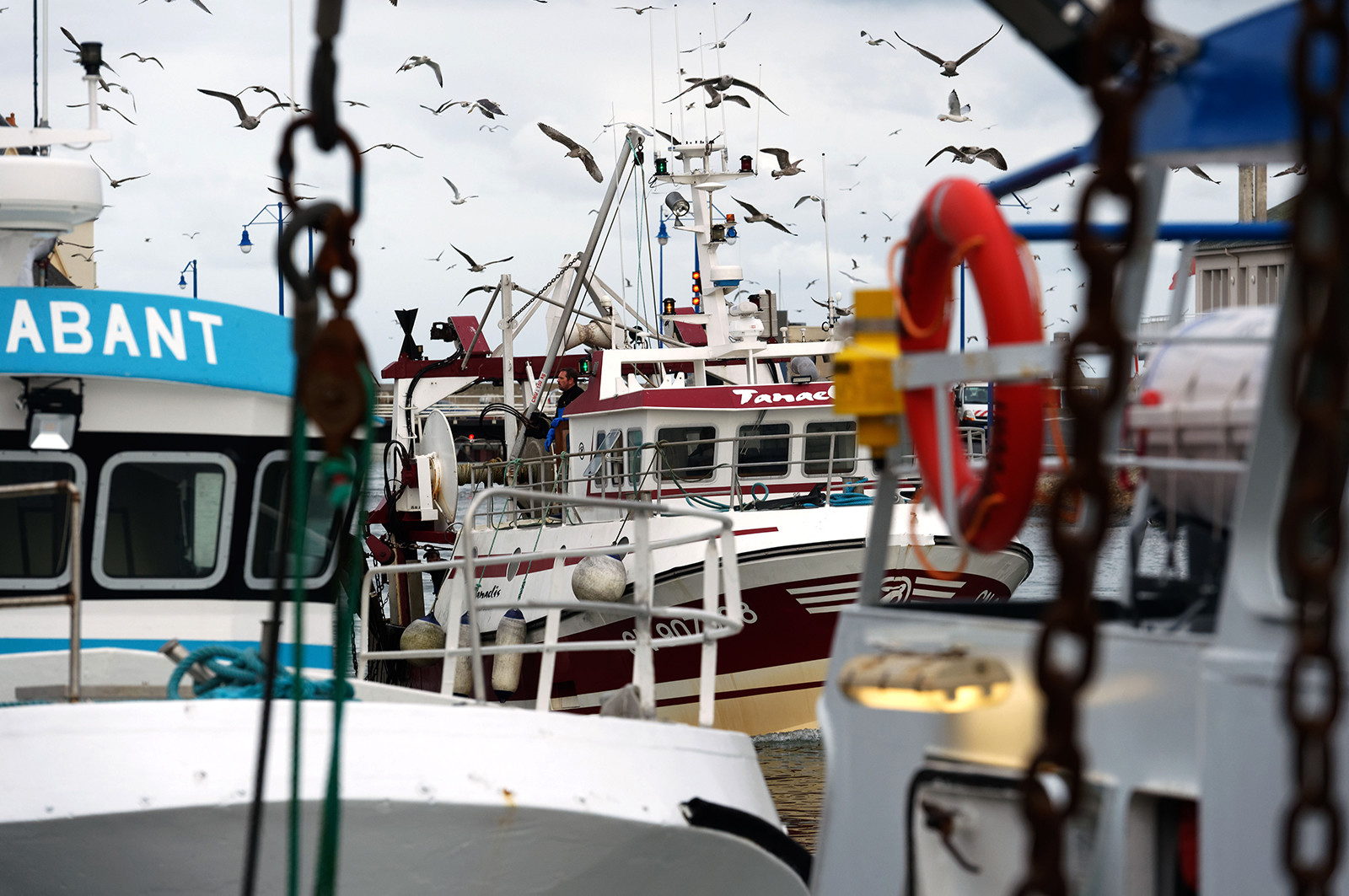 La ministre de la Mer, Annick Girardin, à Port-en-Bessin (Calvados)