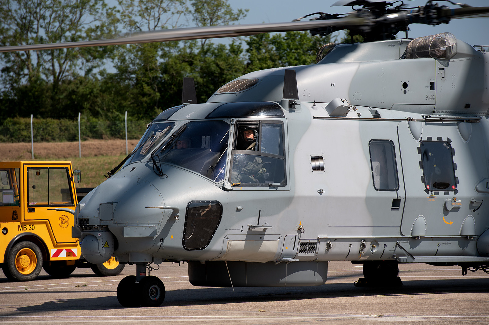 L'hélicoptère Caïman de la 33F en exercice