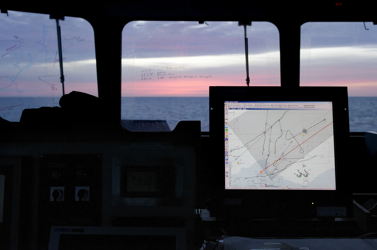 Ces oiseaux de mer étaient à l'origine conçus principalement pour la surveillance des pêches dans la zone économique, mais leurs missions se sont depuis considérablement diversifiées. Au titre de garde-côte, qui leur vaut les bandes tricolores inclinées qu'arborent tous les patrouilleurs de l'Etat, ils participent à la détection des trafics illicites et à la lutte antitérroriste.