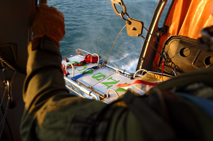 L'hélicoptère Dauphin SP (service public) de la marine constitue l'un des principaux moyens d'intervention à la disposition du CROSS pour les opérations de sauvetage en mer.L'équipage d'un Dauphin SP, c'est 6 personnes : aux 4 navigants qui sont à bord de l'appareil pour chaque mission (pilote, copilote, mécanicien de bord treuilliste et plongeur) s'ajoutent 2 techniciens, qui restent à terre et sont chargés de l'entretien de la machine. Depuis janvier 2013, au terme de 23 ans de service à Cherbourg-en-Cotentin, le Dauphin SP a cédé sa place à un nouvel appareil, plus imposant et de conception beaucoup plus récente : un EC 225.