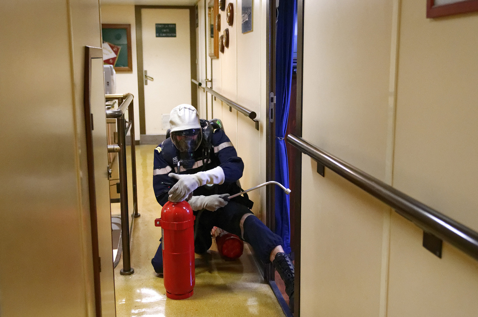 Ces oiseaux de mer étaient à l'origine conçus principalement pour la surveillance des pêches dans la zone économique, mais leurs missions se sont depuis considérablement diversifiées. Au titre de garde-côte, qui leur vaut les bandes tricolores inclinées qu'arborent tous les patrouilleurs de l'Etat, ils participent à la détection des trafics illicites et à la lutte antitérroriste.